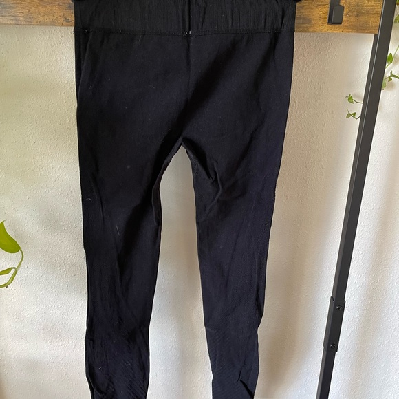 Fabletics High-Waist cutout legging - Picture 2 of 2